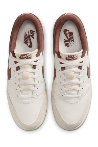 Sneakers bianche e marroni  Nike Air Jordan Skyline Low LE
