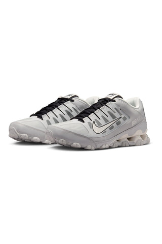 Sneakers grigie Nike Reax 8 TR
