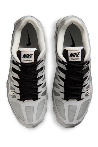 Sneakers grigie Nike Reax 8 TR