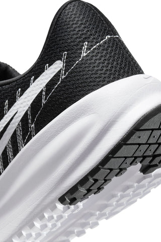 Scarpe da running nere Nike Run Defy