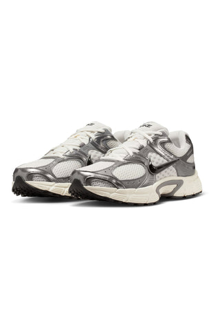 Sneakers nere Nike V5 RNR