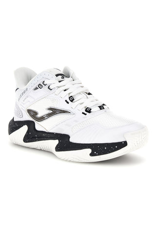 Weiße Basketballschuhe mit schwarzen Details von Joma, Modell BKBUZZW2602