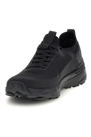 Schwarze Sneaker mit Ton-in-Ton-Details 2t2l Premium YH25318