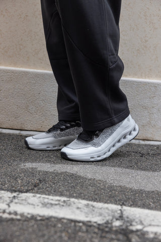 Weiße Sneaker mit schwarzen Details 2t2l Premium YH25231