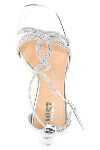 Die ersten 257 Silbersandalen