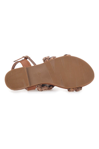 Cognacfarbene Sandalen mit Zöpfen The First Chic 003