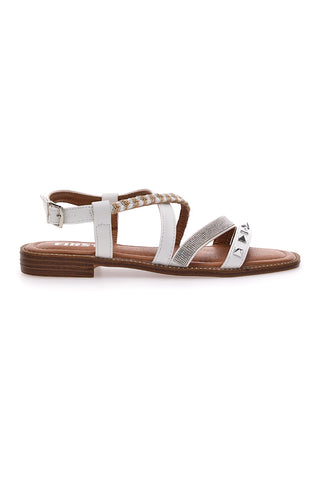 Weiße Sandalen mit flacher Sohle und Nieten The First 313811