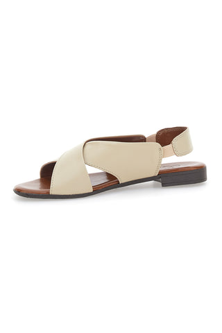 Flache Sandsandalen aus echtem Leder im Pittarello-Look 225435