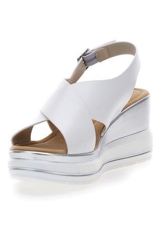 Weiße Plateau-Sandalen „Energy 423“.
