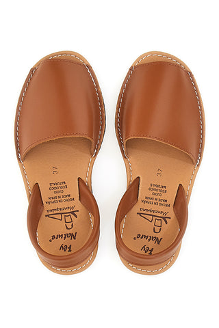Braune menorquinische Schuhe mit Flat Fly Nature 101-Sohle