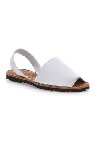 Weiße menorquinische Schuhe mit Flat Fly Nature 101-Sohle