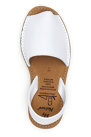 Weiße menorquinische Schuhe mit Flat Fly Nature 101-Sohle