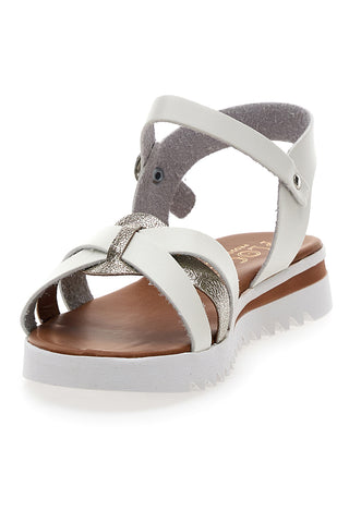 Weiße und platinfarbene Sandalen mit gekreuzten Bändern und Riemen Plocadi 003