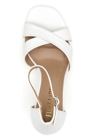 Weiße Sandalen mit Absatz und Riemen First Lady 410