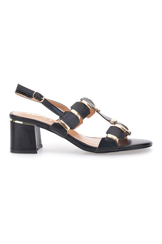 Die ersten schwarzen Slingback-Sandalen mit Absatz 22162