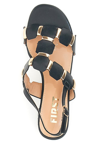 Die ersten schwarzen Slingback-Sandalen mit Absatz 22162