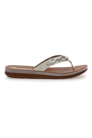 Weiße Flip-Flops mit dekorativer Goldschnalle INBLU 12 ZO