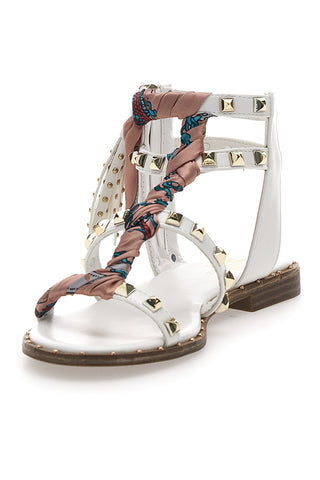 Weiße Sandalen mit Nieten und Schal Me & Me 660