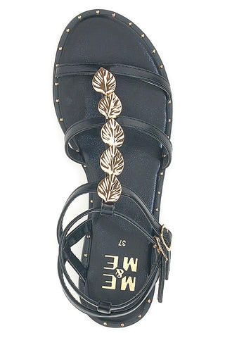 Niedrige schwarze Sandalen mit gekreuzten Riemen und goldenen Details Me & Me 661