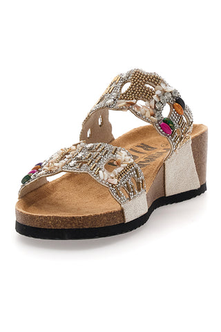 Ciabatte beige con doppia fascia decorata con strass e perline Prima Riga 14607