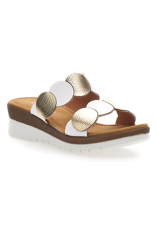 Weiße Keilpantoffeln mit goldenen Details Linea Comoda 7175P
