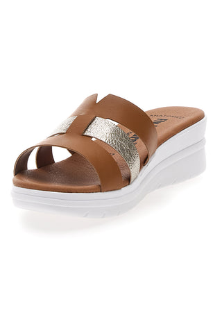 Braune Hausschuhe mit Glitzerband und Keilabsatz Fly Nature 520