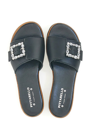 Schwarzer Sabot mit dekorativer Schnalle, hergestellt in Italien, PITTARELLO 356670811