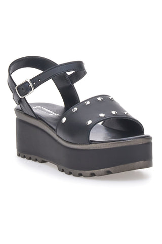 Schwarze Sandalen mit Nieten auf dem Obermaterial aus Leder PITTARELLO LOVE 3553101