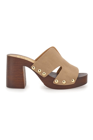 Sabot marroni con tacco largo e borchiette Pittarello Love 9341