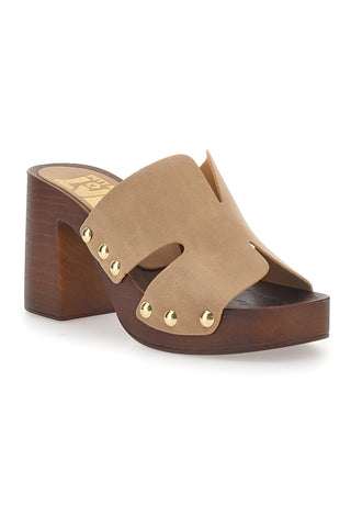 Braune Clogs mit Blockabsatz und Nieten Pittarello Love 9341