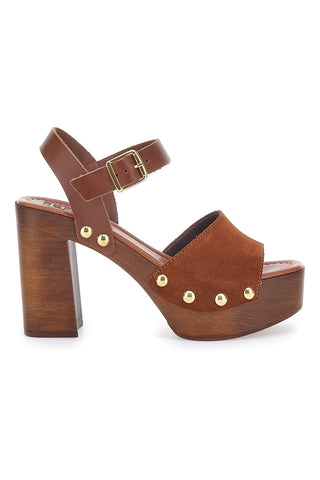 Braune Sandalen mit Nieten und hohem Absatz in Holzoptik PITTARELLO LOVE 35021