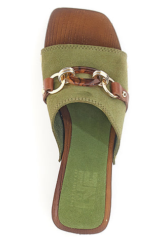 Salbeigrüne Clogs mit mittlerem Absatz und dekorativer Kette PITTARELLO LOVE 25555/A