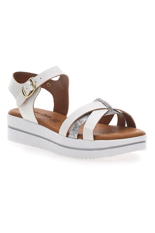 Weiße und silberne Sandalen mit gekreuzten Riemen, First Row 2