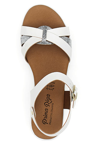 Weiße und silberne Sandalen mit gekreuzten Riemen, First Row 2