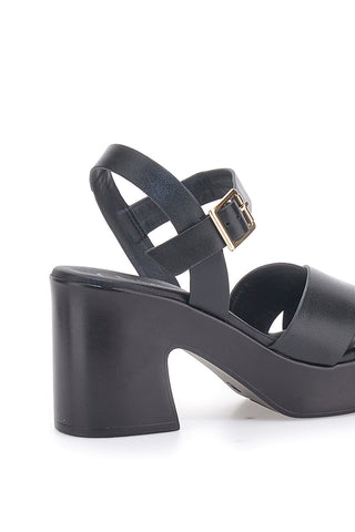 Sandali neri con plateau e cinturino Made in Italy Pittarello Class 57246