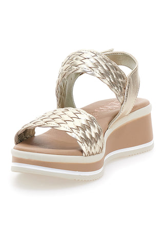 Sandali beige con intrecci brillanti e zeppa bassa Pittarello Class 12277