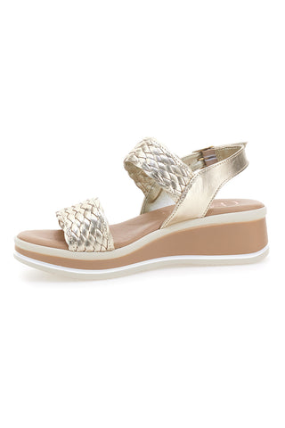 Sandali beige con intrecci brillanti e zeppa bassa Pittarello Class 12277