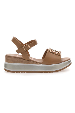 Bequeme und trendige Damen-Keilsandalen Pittarello Class 19236 in Kamel