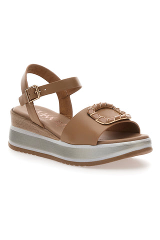 Bequeme und trendige Damen-Keilsandalen Pittarello Class 19236 in Kamel