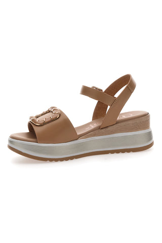 Bequeme und trendige Damen-Keilsandalen Pittarello Class 19236 in Kamel