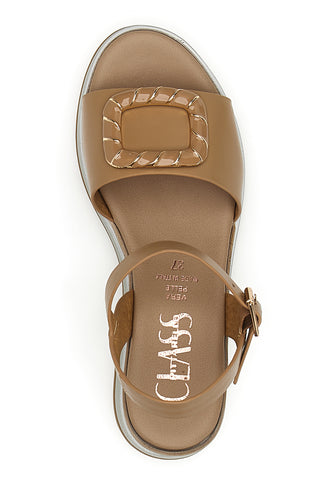 Bequeme und trendige Damen-Keilsandalen Pittarello Class 19236 in Kamel