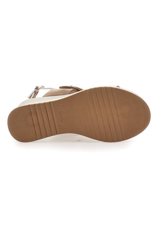 Weiße und beige Sandalen mit dekorativem Schnallenkeil Pittarello Class 19235
