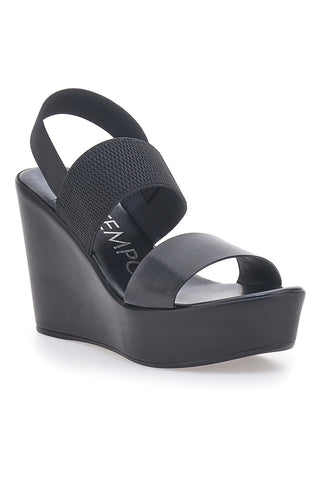 Schwarze Sandalen mit elastischer Rückseite und Plateau MIO TEMPO 3094/J1054