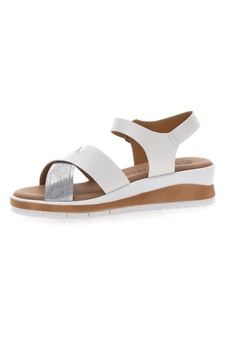 Weiße und silberne Sandalen mit Bio Up 402 Komfort-Innensohle