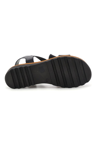 Sandali neri in pelle con fasce incrociate Pittarello 310570811