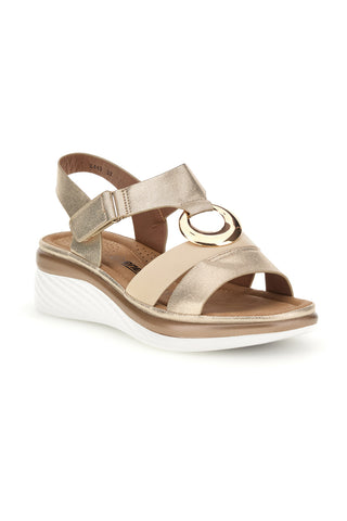 Sandali beige con fascia incrociata e zeppa Energy E443