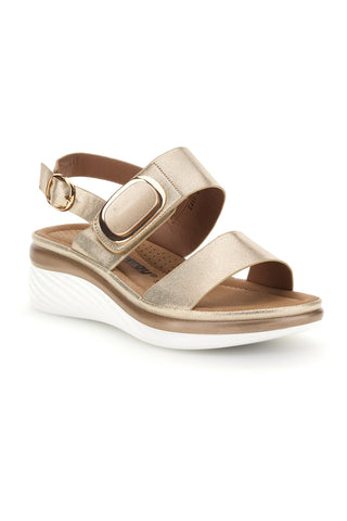 Goldene Sandalen mit weichem Speicher und Energy E444 Riemen