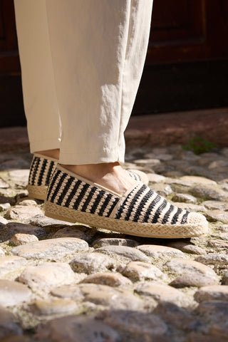 Espadrillas beige e nere a righe in tessuto Prima riga p687