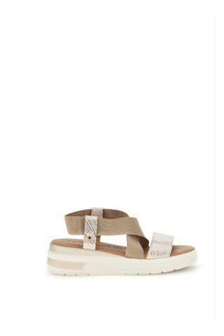 Beigefarbene Sandalen mit Riemen in Flechtoptik Plocadi 452045