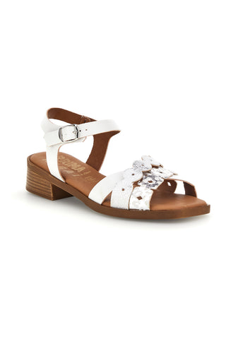 Weiße Sandalen mit verzierten Riemen Prima riga L43